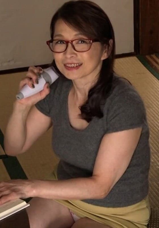 『嫁と不仲になってしまった娘婿が欲求不満と寂しさから義母に中出ししてしまい…。昭和の官能エロス！』の代表画像