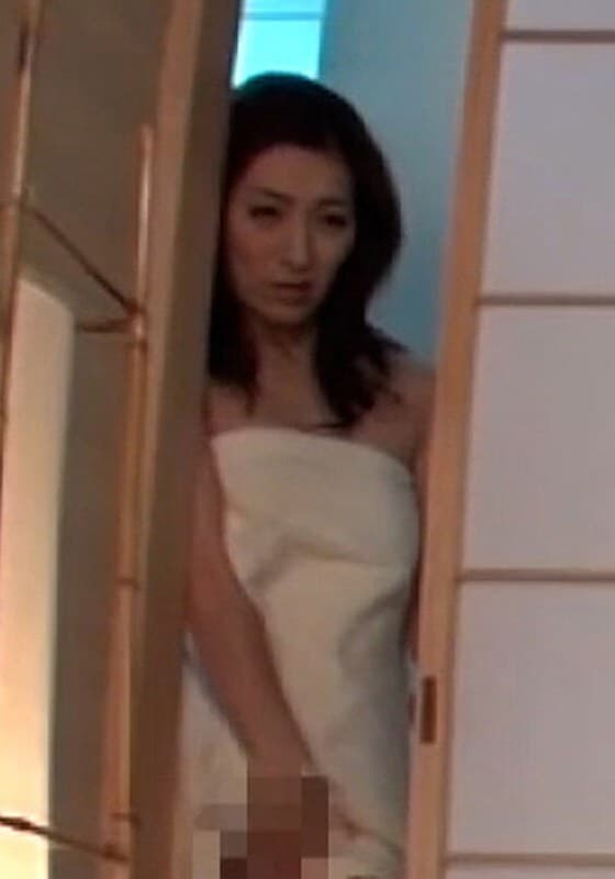 『ムラムラ熟女が全裸で肉棒狩り！淫気爆発で本能丸出し生嵌め狂い！』の代表画像