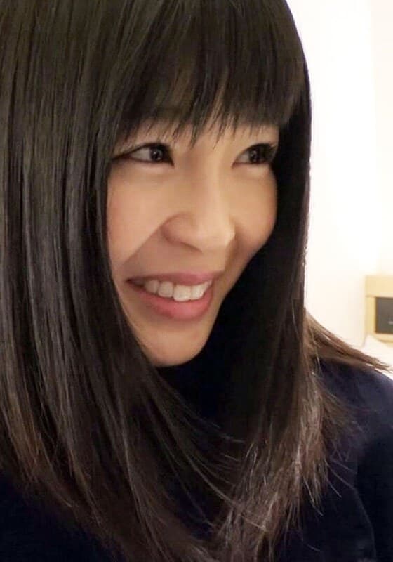 『年に数度のセックスじゃ我慢できない黒髪清楚奥様。電マの振動がヤリマン最強属性にレベルアップ。挿入ではガッチリ脚ホールドでオトコをキープ！』の代表画像
