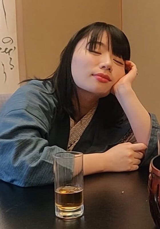 『旅行先で心も身体も大解放！旅館のお部屋で浴衣も乱れる4Pセックス！』の代表画像