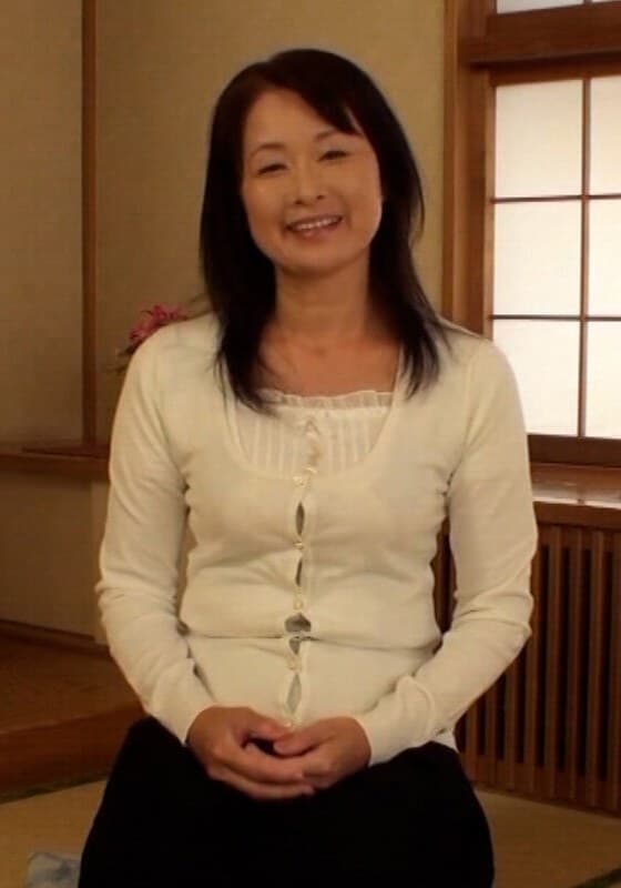 『初めて見たAVの興奮と感激が忘れられず自分もこんなに他人を興奮させられるAVに出てみたい！と応募してきた黒髪五十路熟女の初撮り破廉恥SEX！』の代表画像