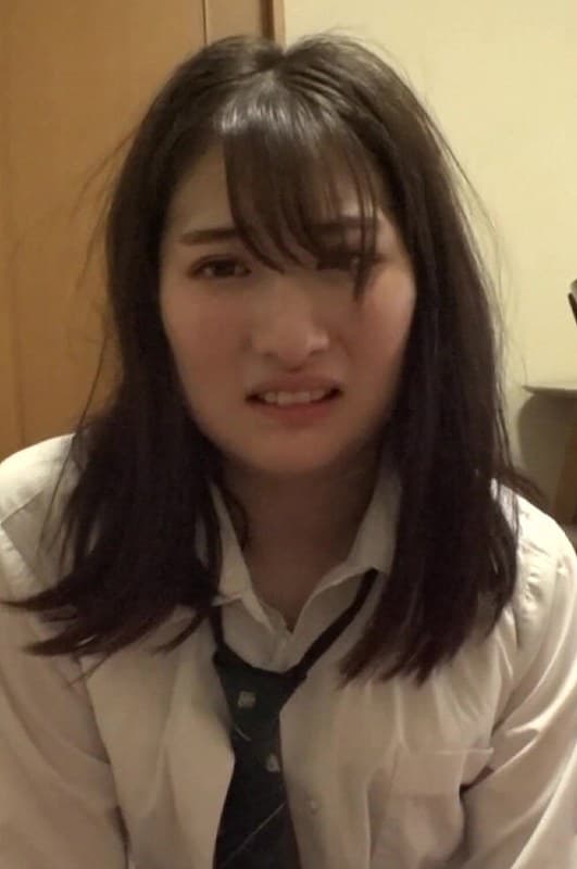 『二本のチ〇ポを必死に頬張る！3PセックスのJK』の代表画像