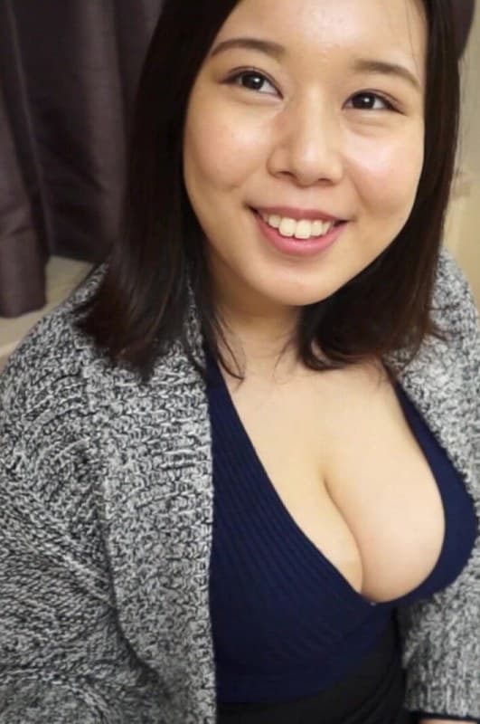 『デカすぎる……。爆乳むちむち人妻さんがこっそり不倫。』の代表画像